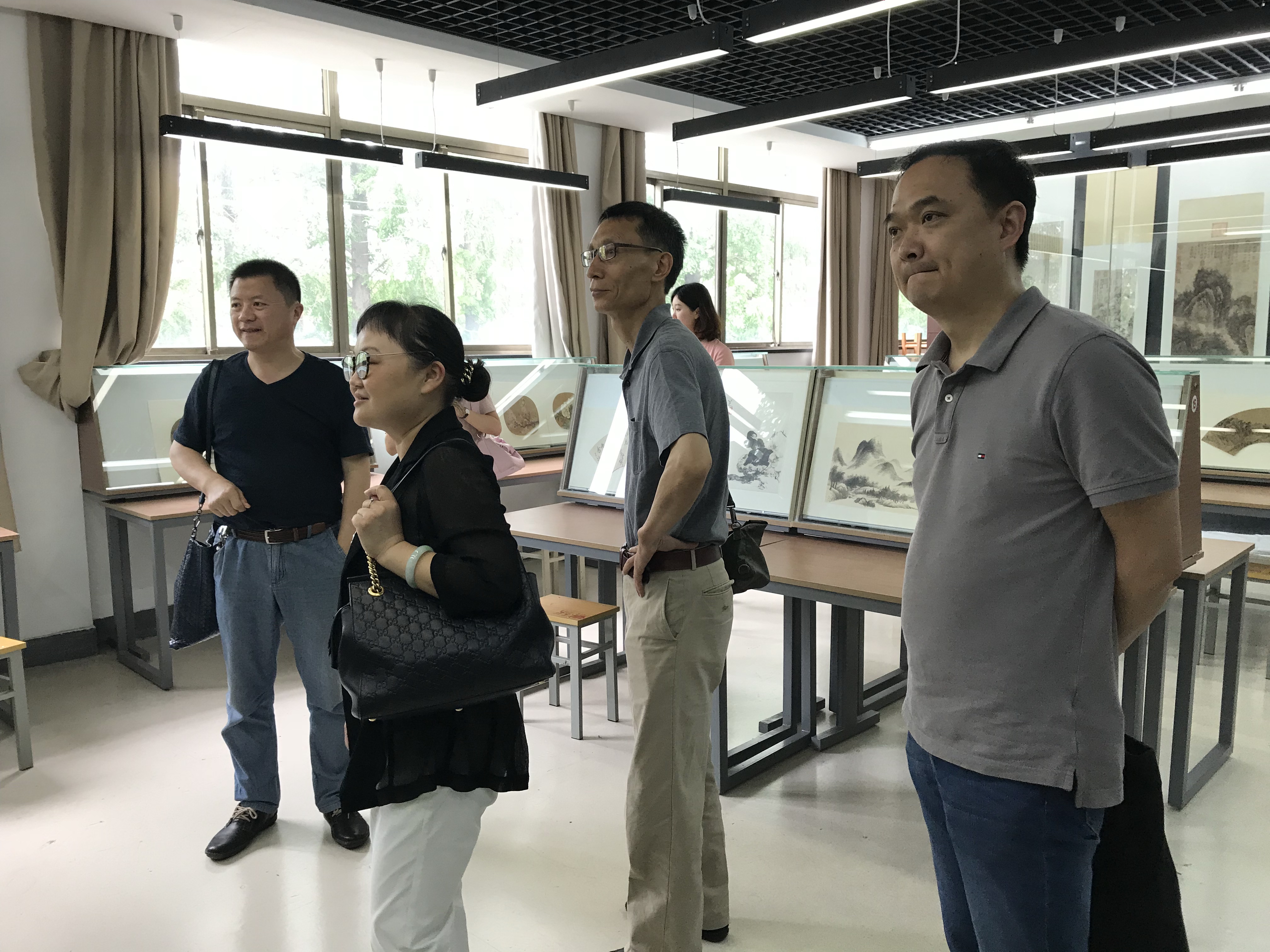 美术系教师赴淮阴师范学院进行调研